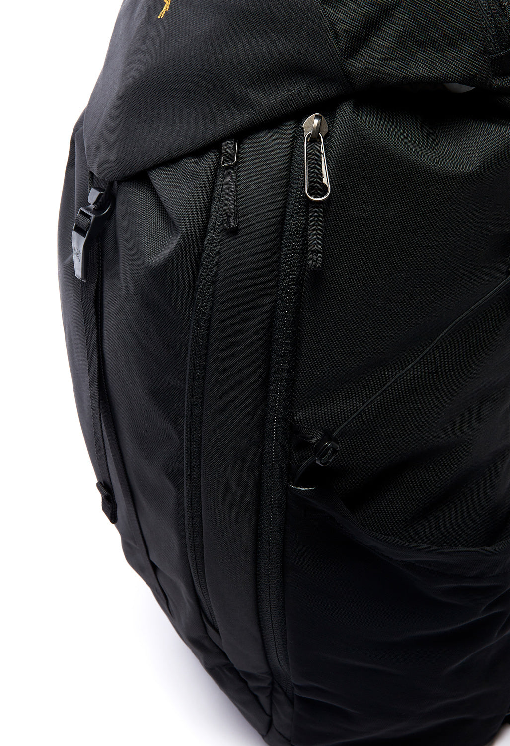 Arc'teryx Mantis 20 Backpack, Black Sapphire, Size Os