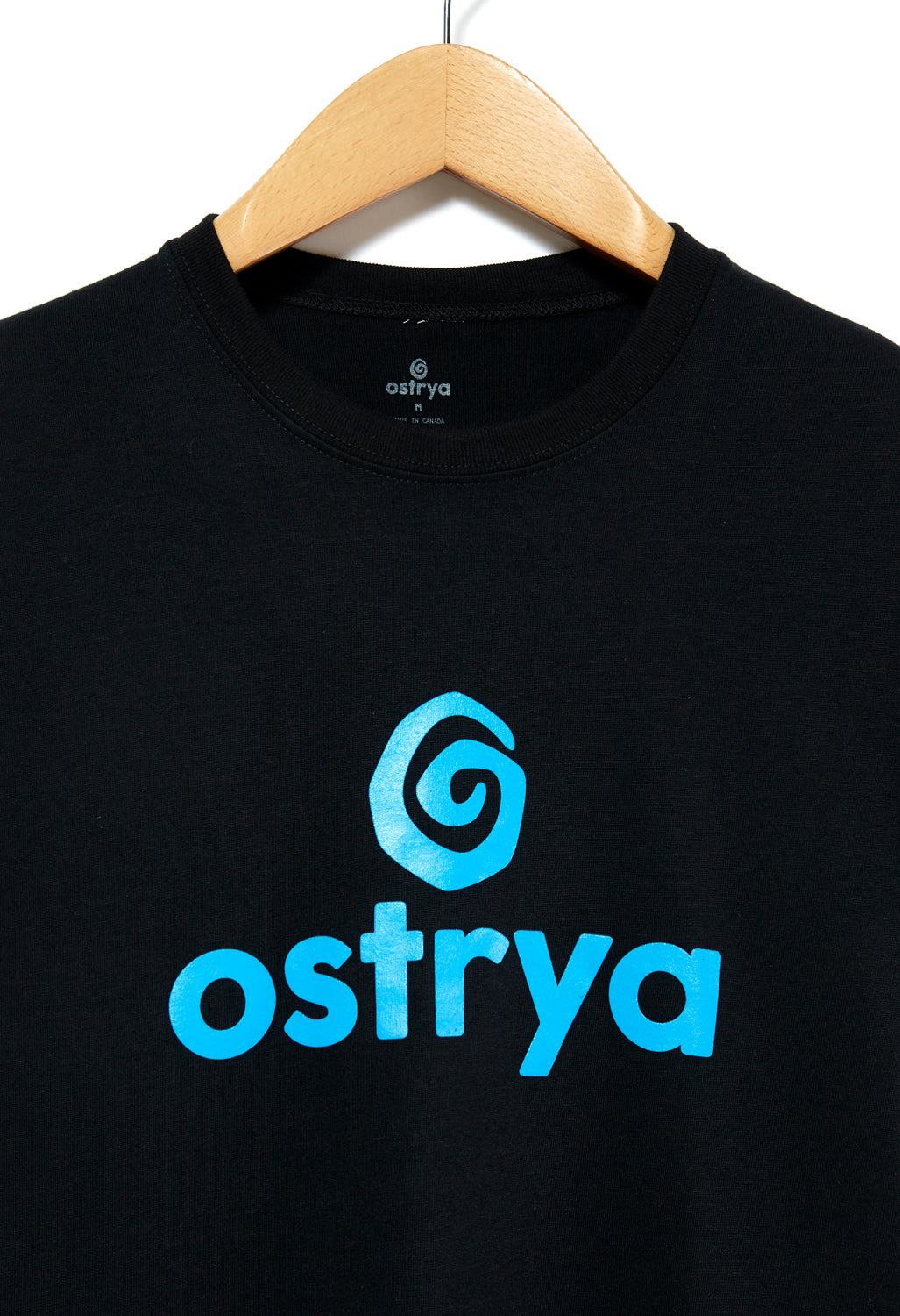 Ostrya Emblem Men's Organic T-Shirt - Black